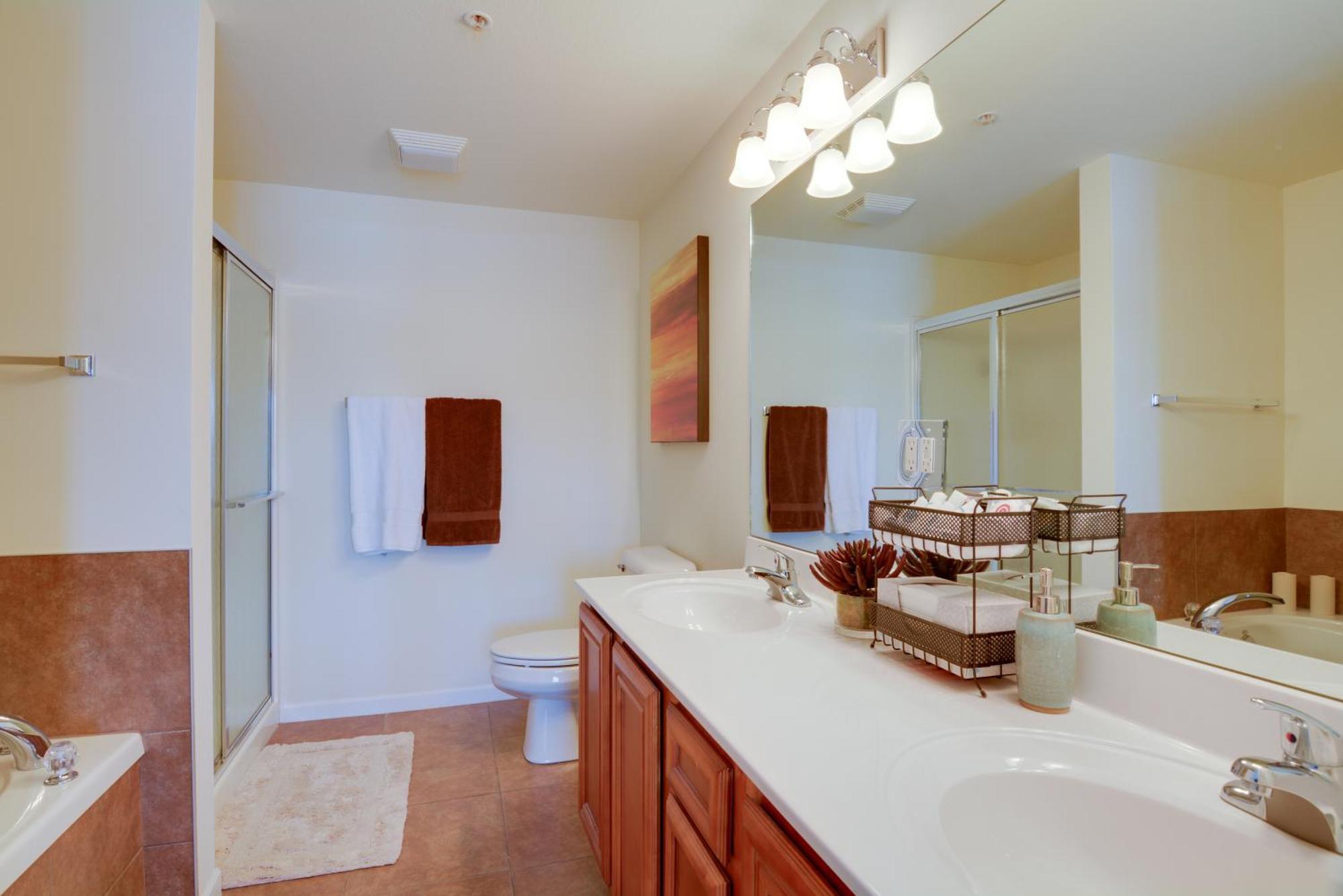 Lakefront Osage Beach Condo With Pool And Water Views! Eksteriør billede