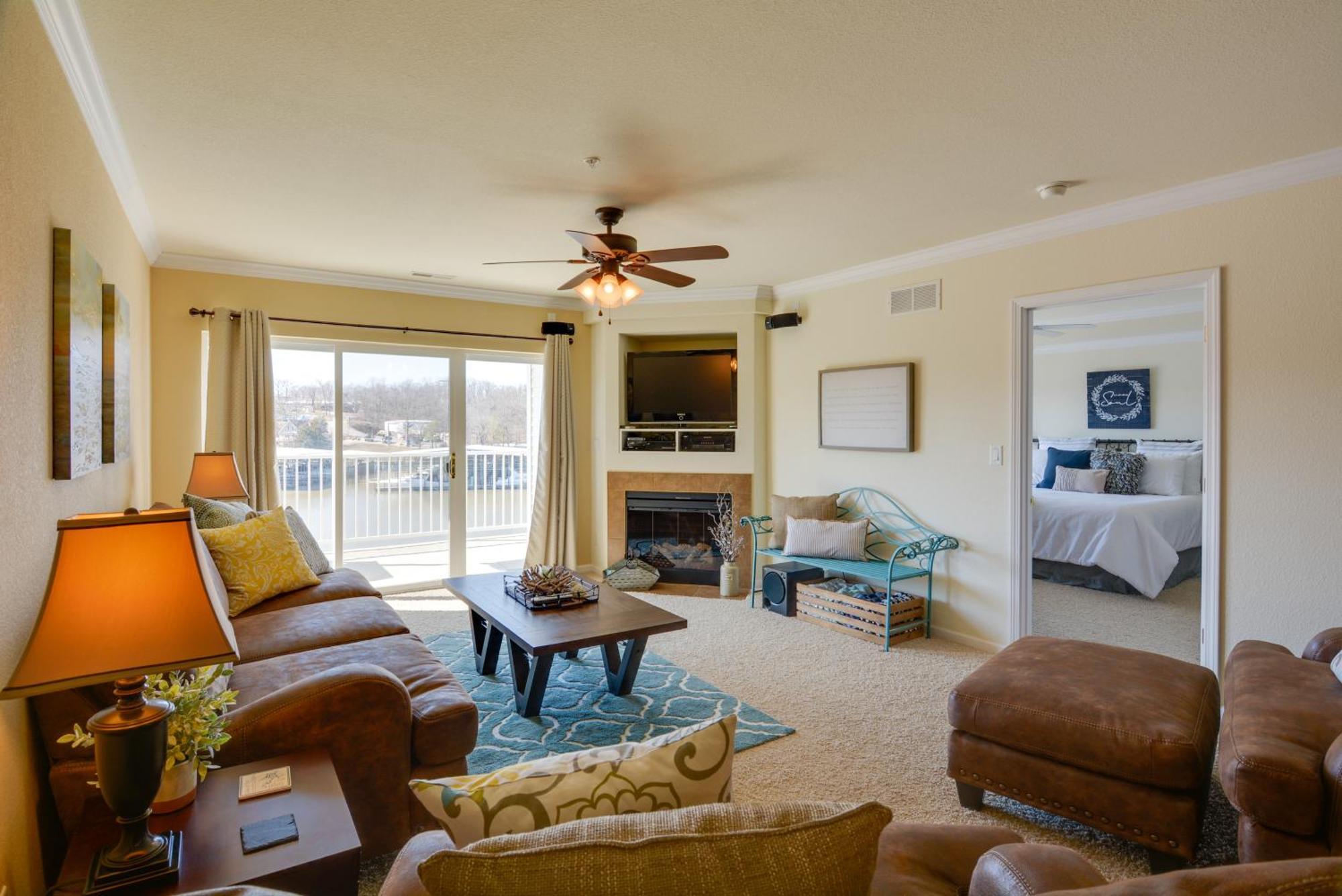 Lakefront Osage Beach Condo With Pool And Water Views! Eksteriør billede