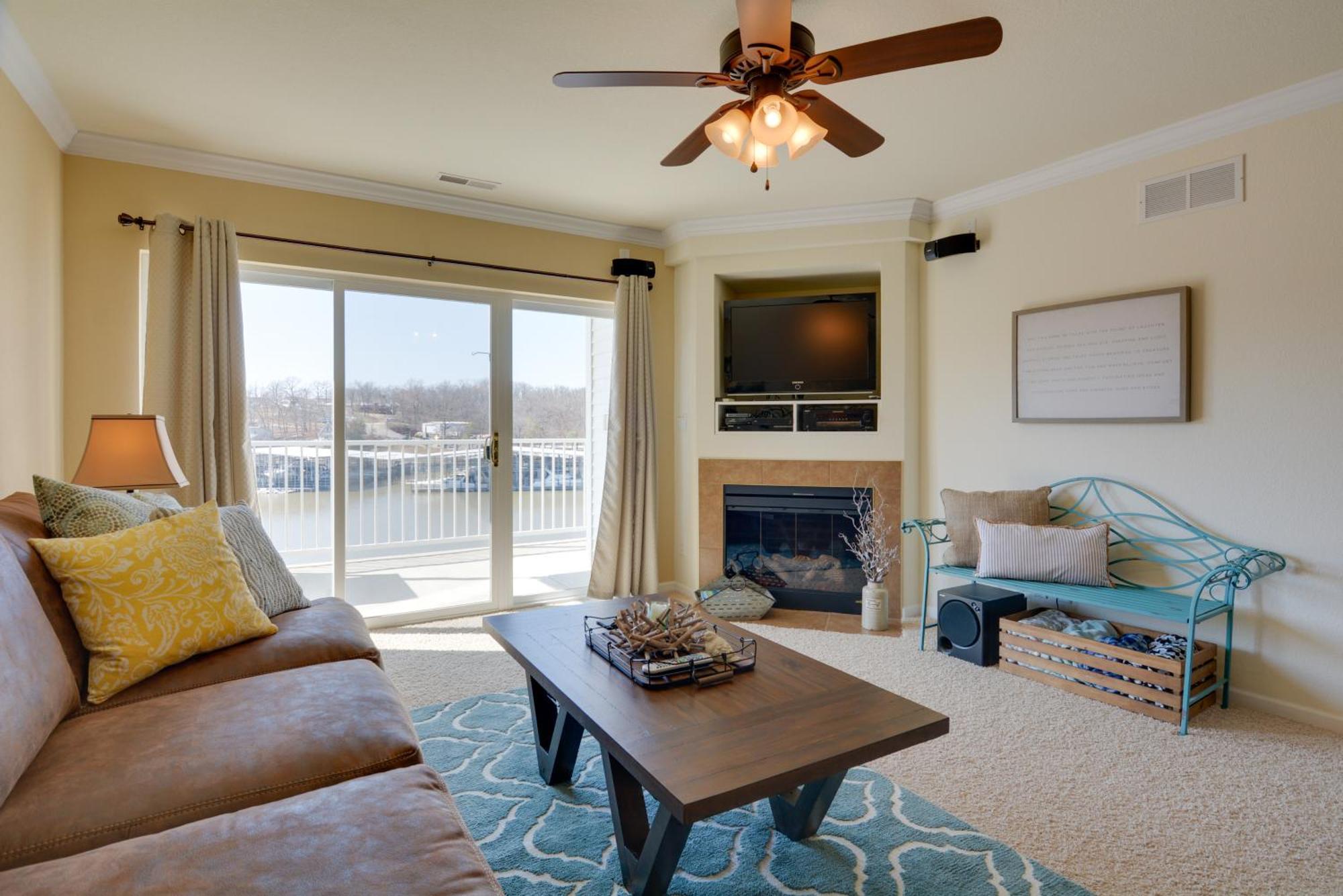 Lakefront Osage Beach Condo With Pool And Water Views! Eksteriør billede