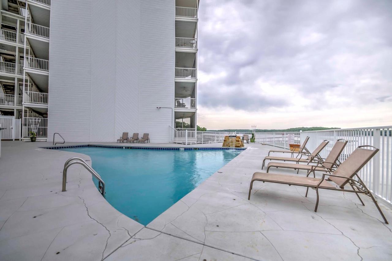 Lakefront Osage Beach Condo With Pool And Water Views! Eksteriør billede